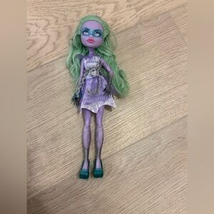 Monster High Haunted - Getting Ghostly Twyla Doll 2011 RARE HTF